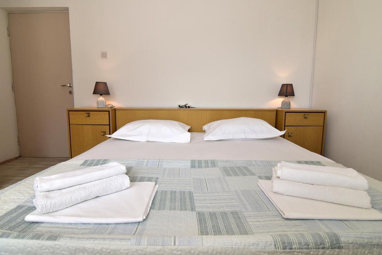 Apartments Dobrinic Makarska Exterior foto